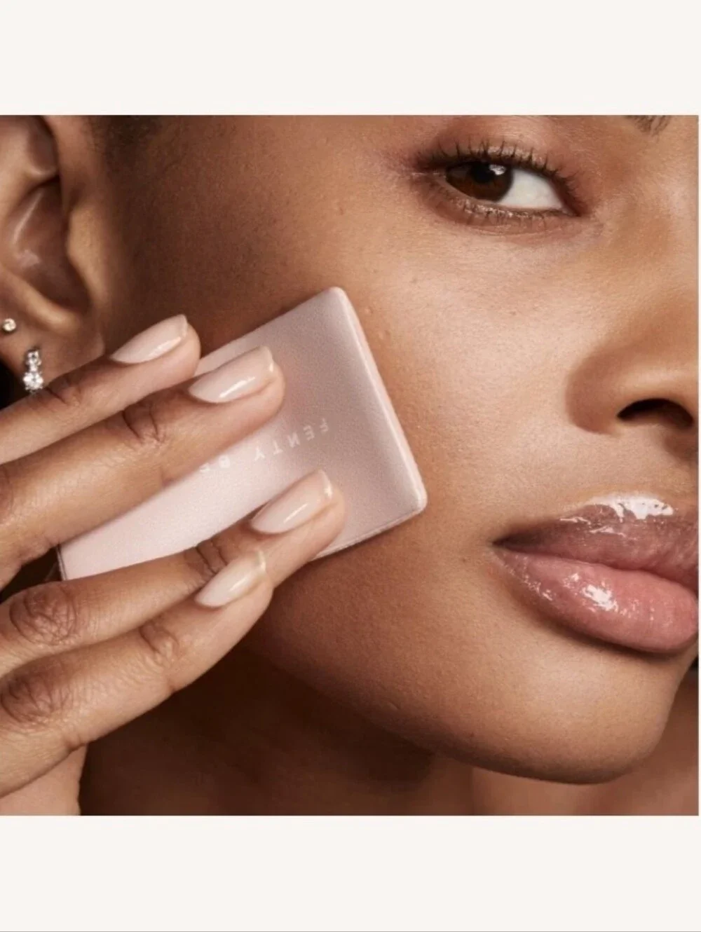 FENTY BEAUTY🔥 Invisimatte Instant Setting + Blotting Powder (Universal Color)